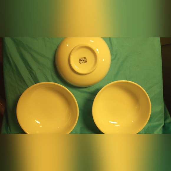 3 Royal Limited Bowls - Picture 3 of 4